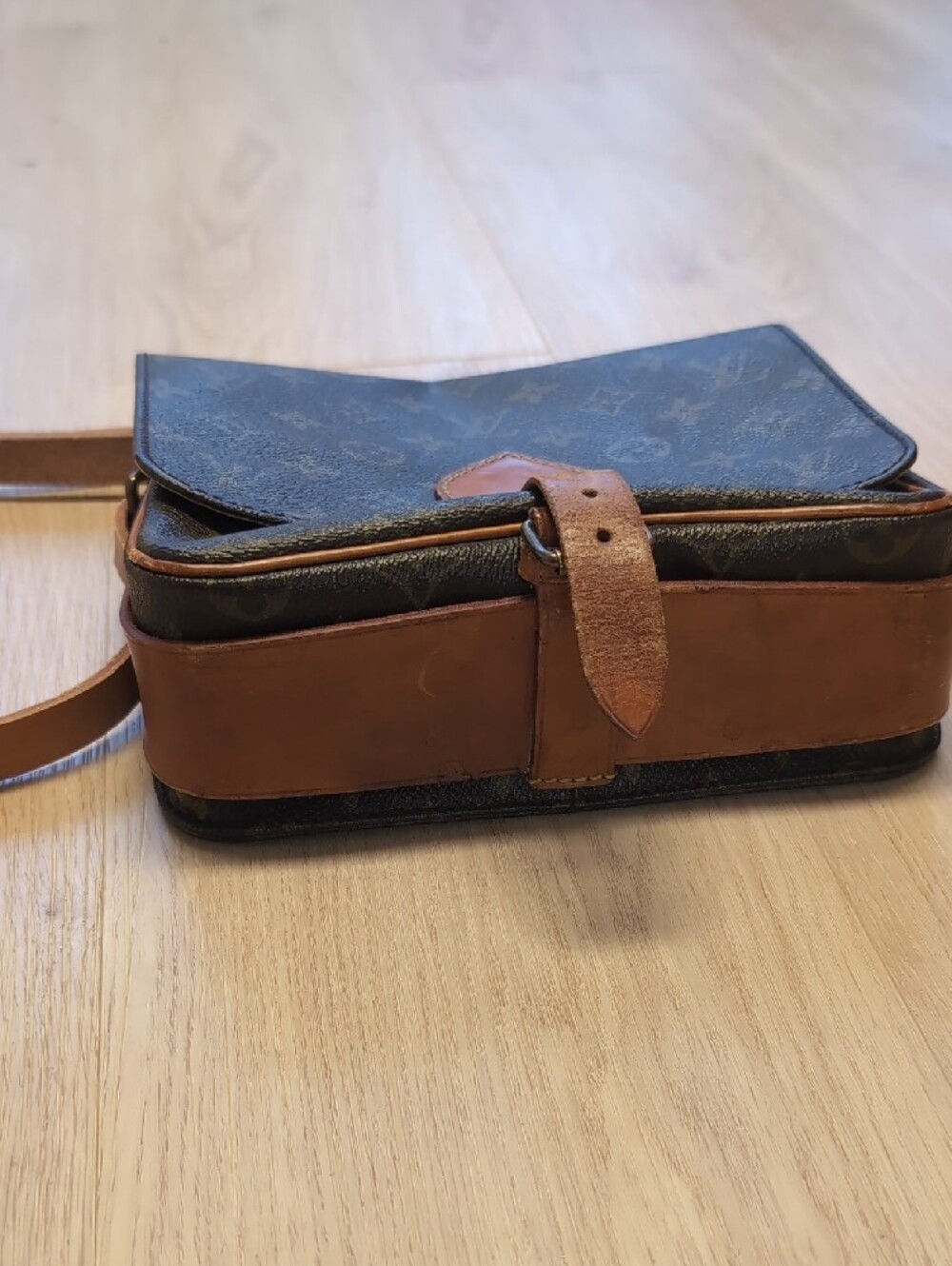 Louis Vuitton Brown Monogram Canvas Crossbody Bag with Tan Leather Trim - Picture 10 of 12
